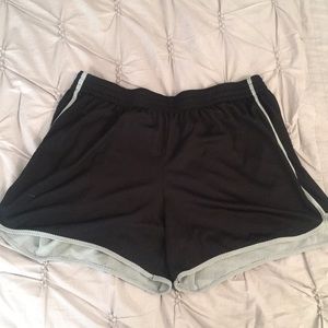 🗣 LAST CHANCE: Black mesh active shorts